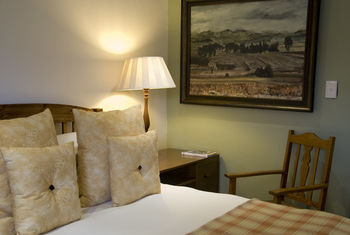Hostal The Crown Guest House