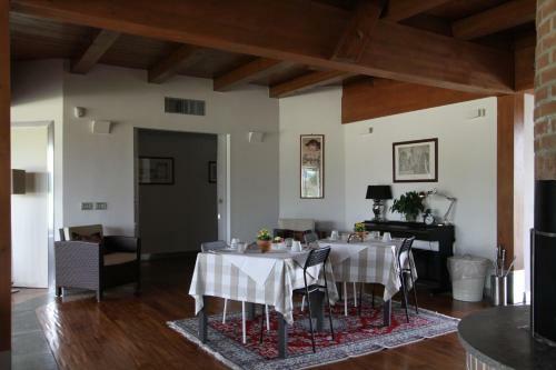 Casale Delle Ronde B&B