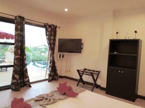 Hostal Samui Pink House