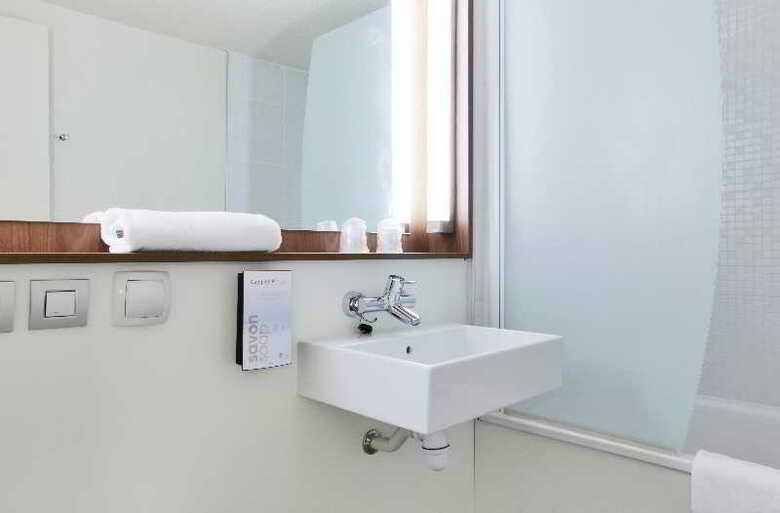 Hotel Campanile Lille Sud - Chr