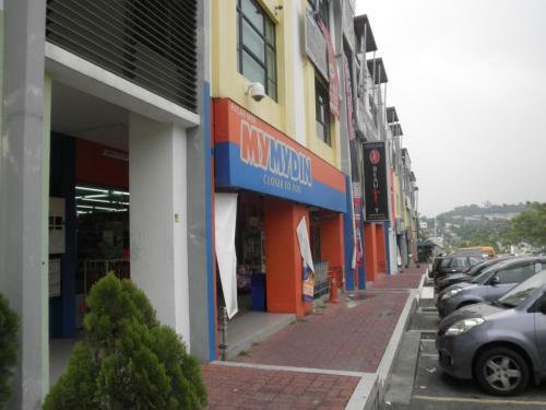 Putra One Avenue Hotel