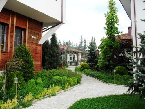 Hostal Dyulgerite Complex