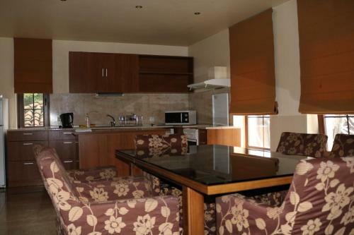 Hostal Dyulgerite Complex