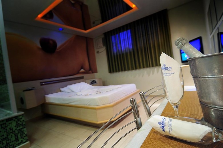 Motel Mambo - Adults Only
