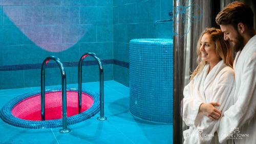 Grape Town Hotel, Spa, Sport, Bowling, Squash, Restaurant