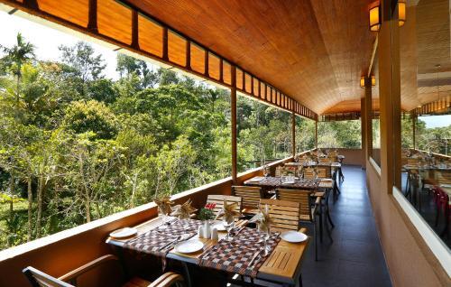 Hotel Spice Grove