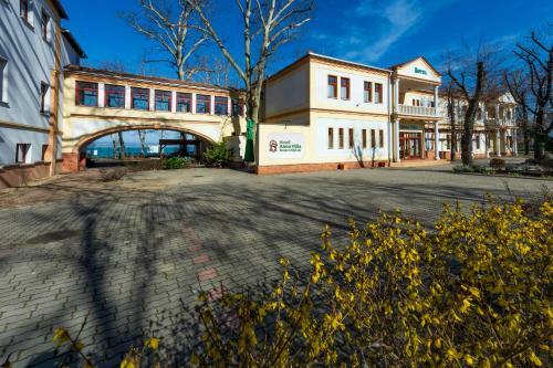 Anna-m�ria Villa Hotel