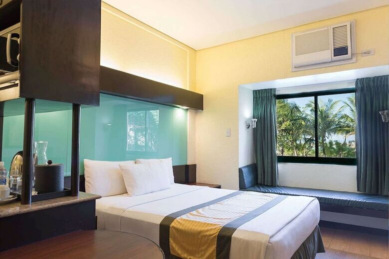 Hotel Microtel By Wyndham Cabanatuan