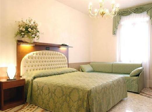 Hotel Atlantide