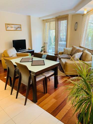 Arunes Apartments