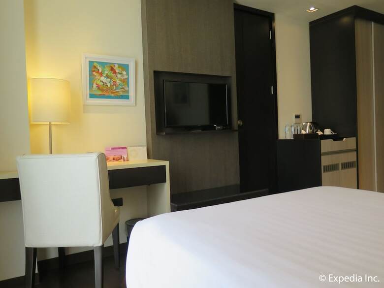 Hotel Home Crest Residences
