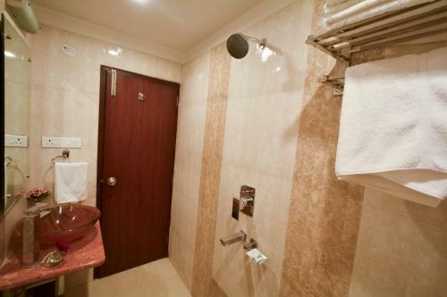 Hotel Central Residency