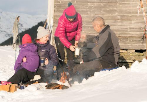 J�lstraholmen Camping Og Hytter
