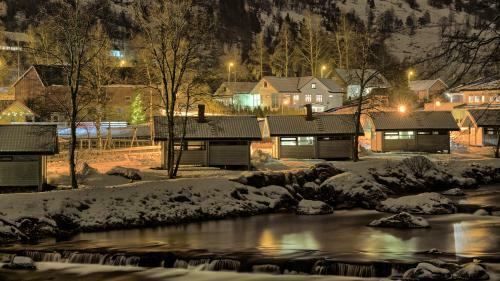 J�lstraholmen Camping Og Hytter