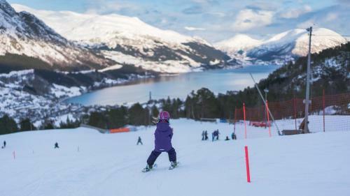 J�lstraholmen Camping Og Hytter