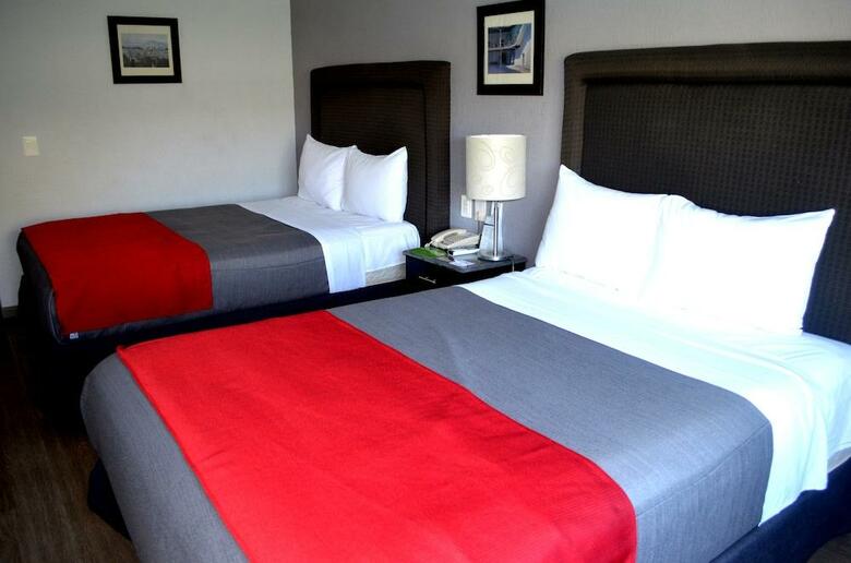 Plaza Camelinas Hotel