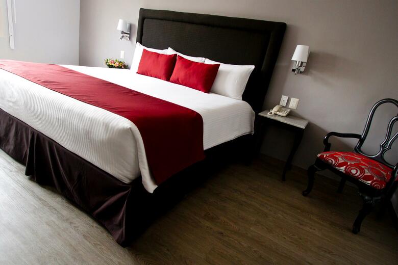 Plaza Camelinas Hotel