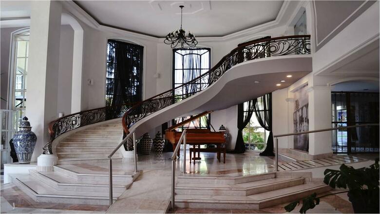 Plaza Camelinas Hotel