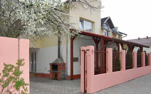 Hostal Pensiunea Next