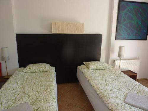 Hostal Dandelion B&B