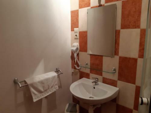Hostal Z Fogad�