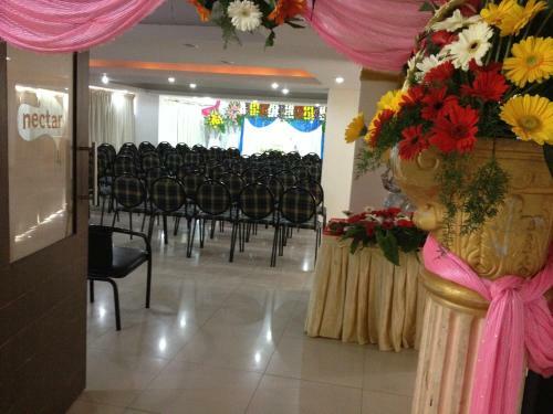 Hotel Grand Bee