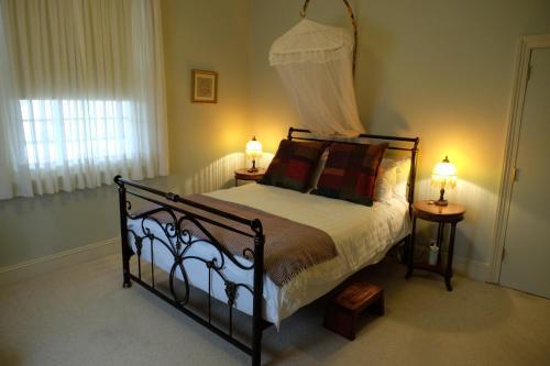 Bed & Breakfast Stoke House