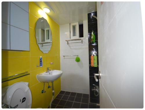Hostal Han River Guesthouse In Seoul