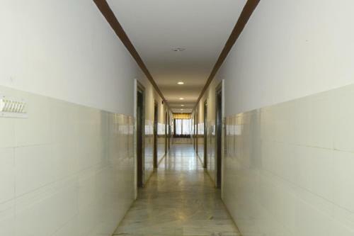 Oyo Flagship 24936 Hotel C-9
