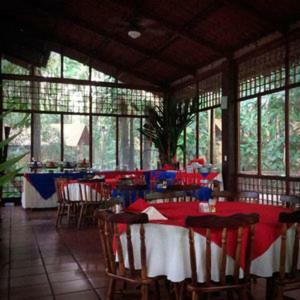 Hotel Cabinas Rana Roja