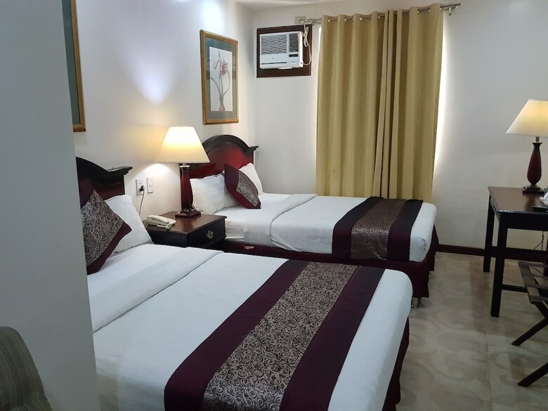 Cindy Kelly Hotel