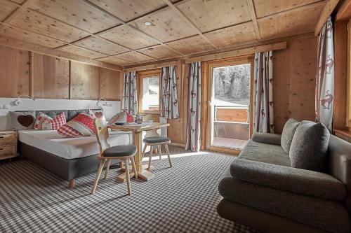 Hostal Hotel Garni Sch�nblick