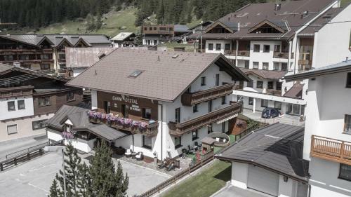 Hostal Garni �tztal