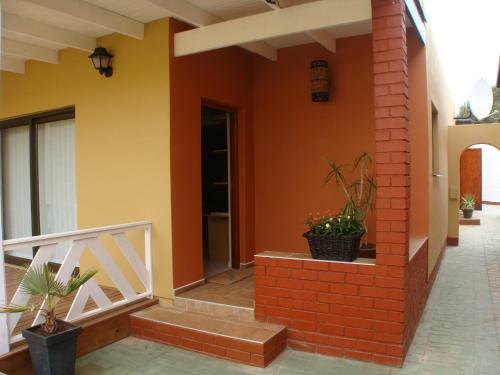 Beach Walk House And Cottage - Self Catering