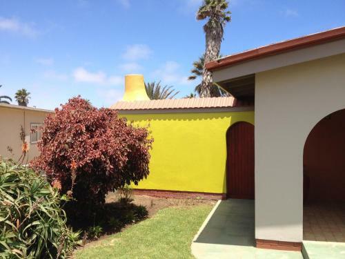 Beach Walk House And Cottage - Self Catering