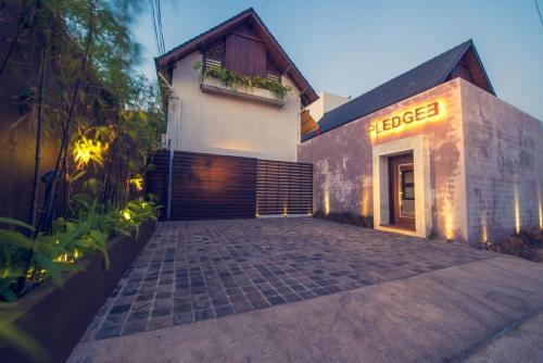 Hotel Pledge 3