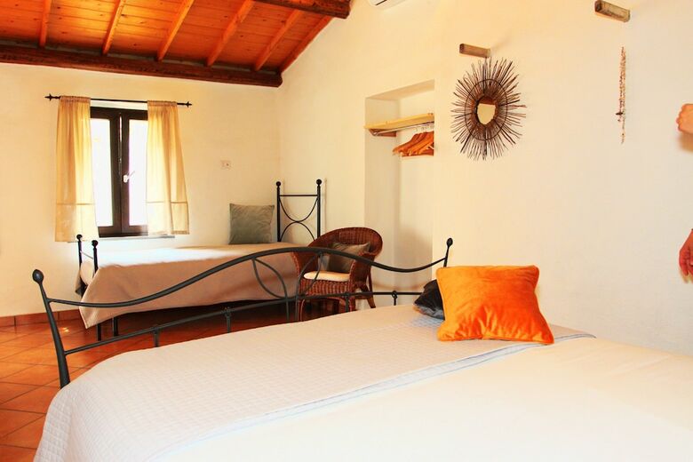 Bed & Breakfast Is Scabas