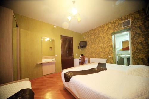 Hostal Edelveis Guest House