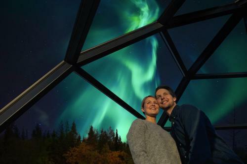 Hotel Arctic Glass Igloos