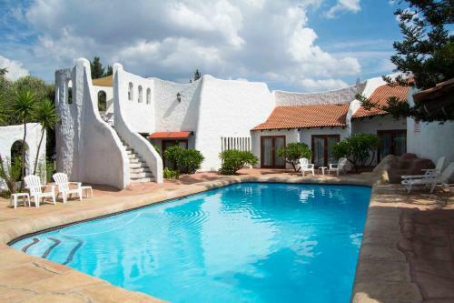 Hostal By Bush Telegraph Lodge