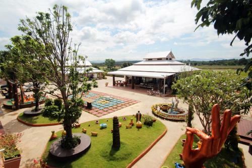 Hotel Montharntham Resort Ruknailuang