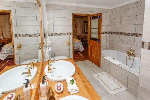 Hostal De Denne Guest House
