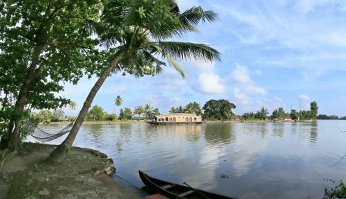 Hotel Ourland Island Backwater Resort