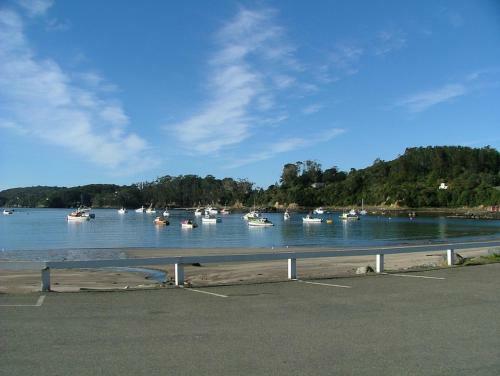Bed & Breakfast Sails Ashore Lodge