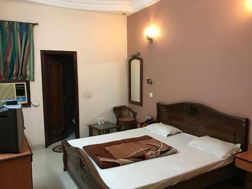 Hotel D R International