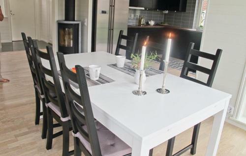 Holiday Home Heestrand R�dalen Hamburgsund