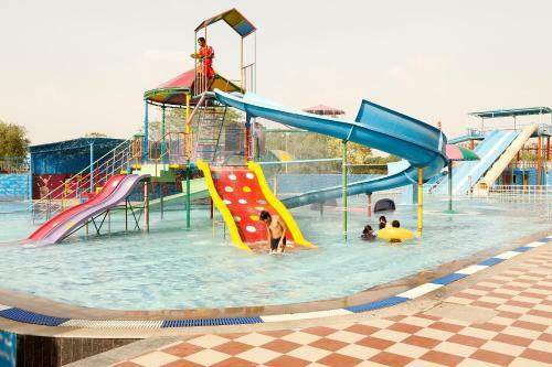 Hotel Aapno Ghar Resort & Amusement Park