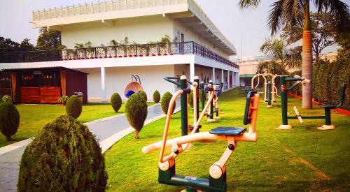Hotel Aapno Ghar Resort & Amusement Park