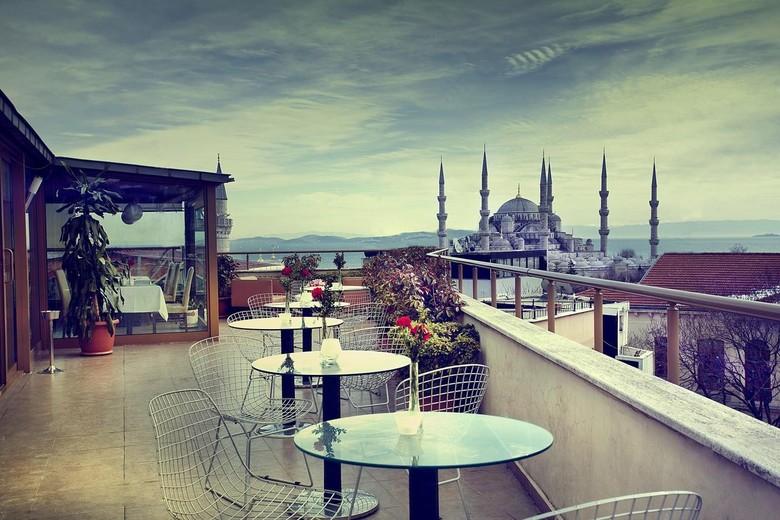 Tan Hotel