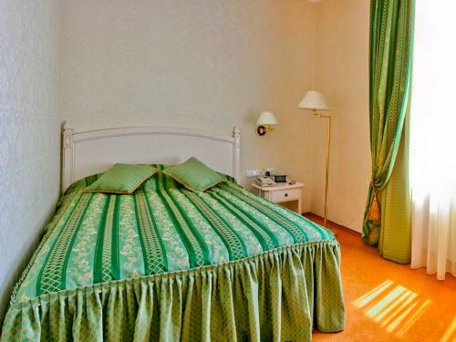 Hotel Alleya Grand